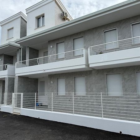 Residence Riva Del Mulino Marina Di Montenero Kültér fotó